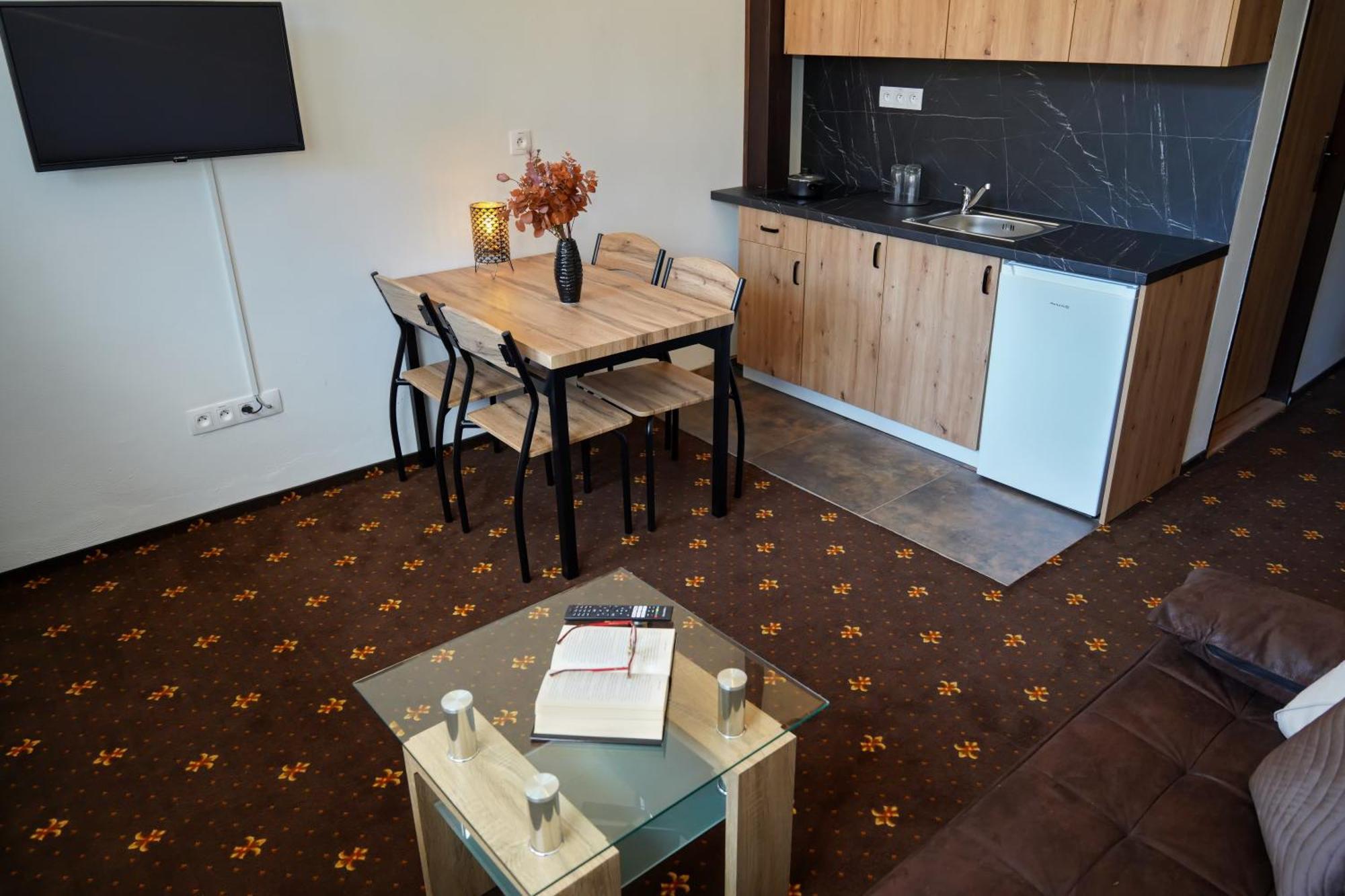 Hotel Raj Дединки Екстериор снимка