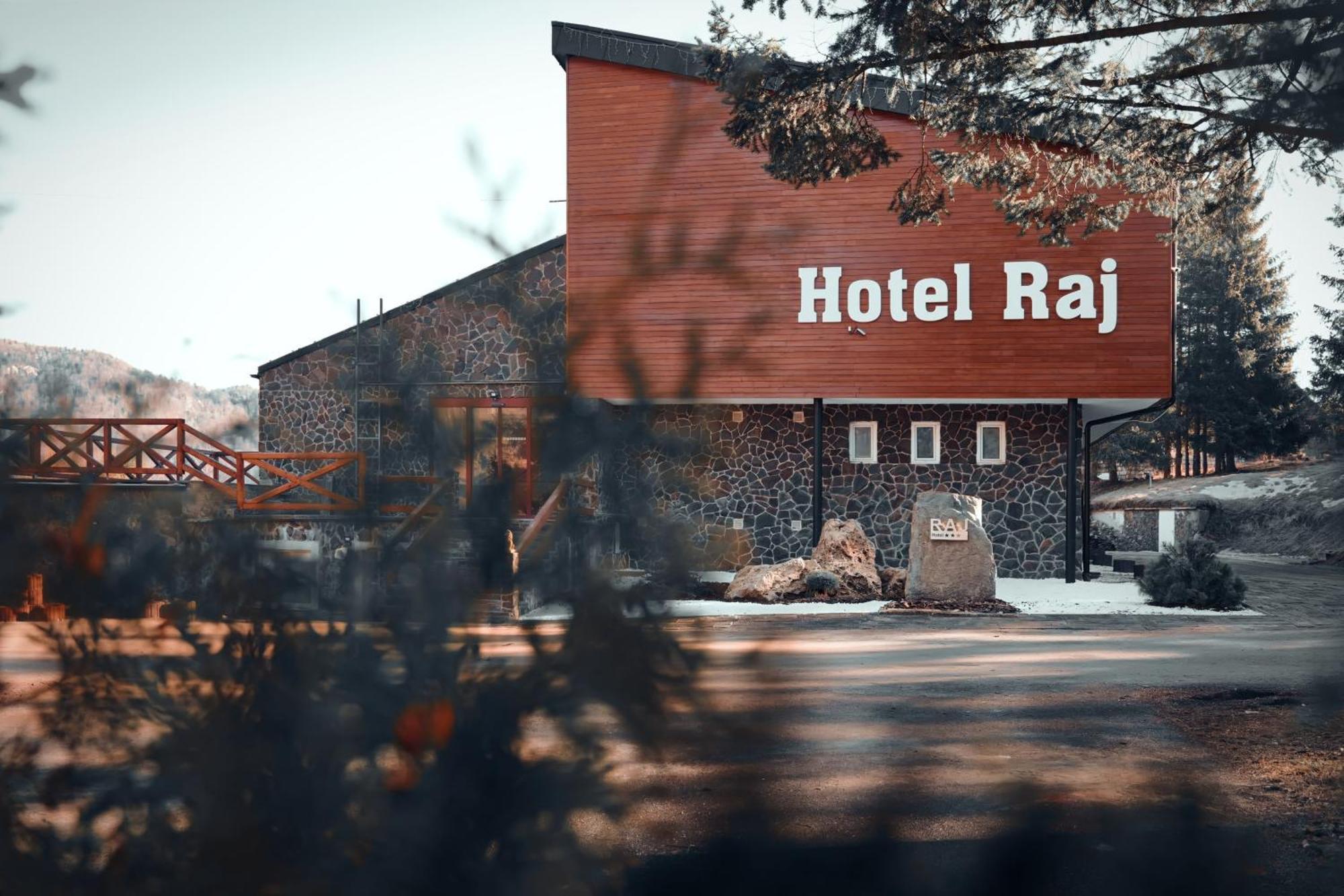Hotel Raj Дединки Екстериор снимка